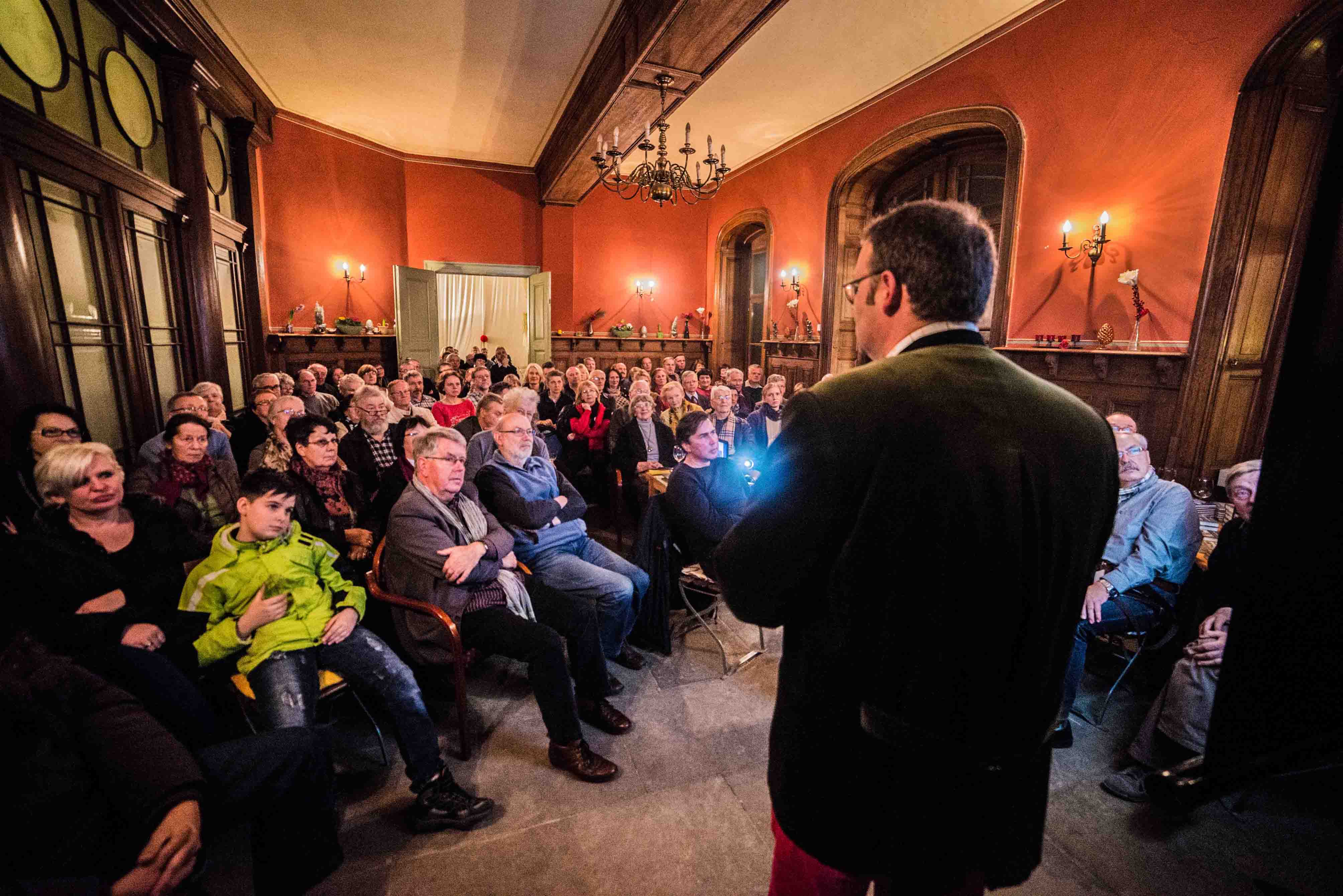 120 Teilnehmer bei der Präsentation des Kunstführers zum Schloss Dieskau