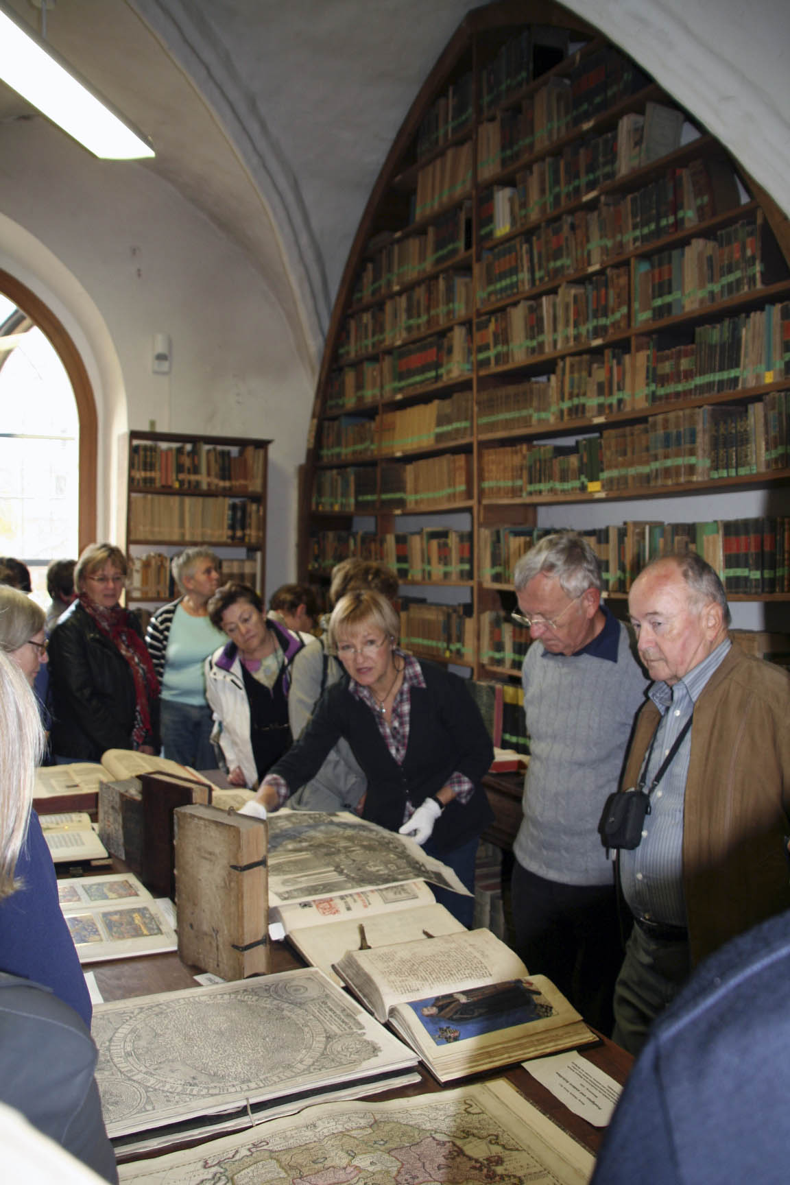 Während der Studienreise "800 Jahre Anhalt" in der Francicseumsbibliothek Zerbst)